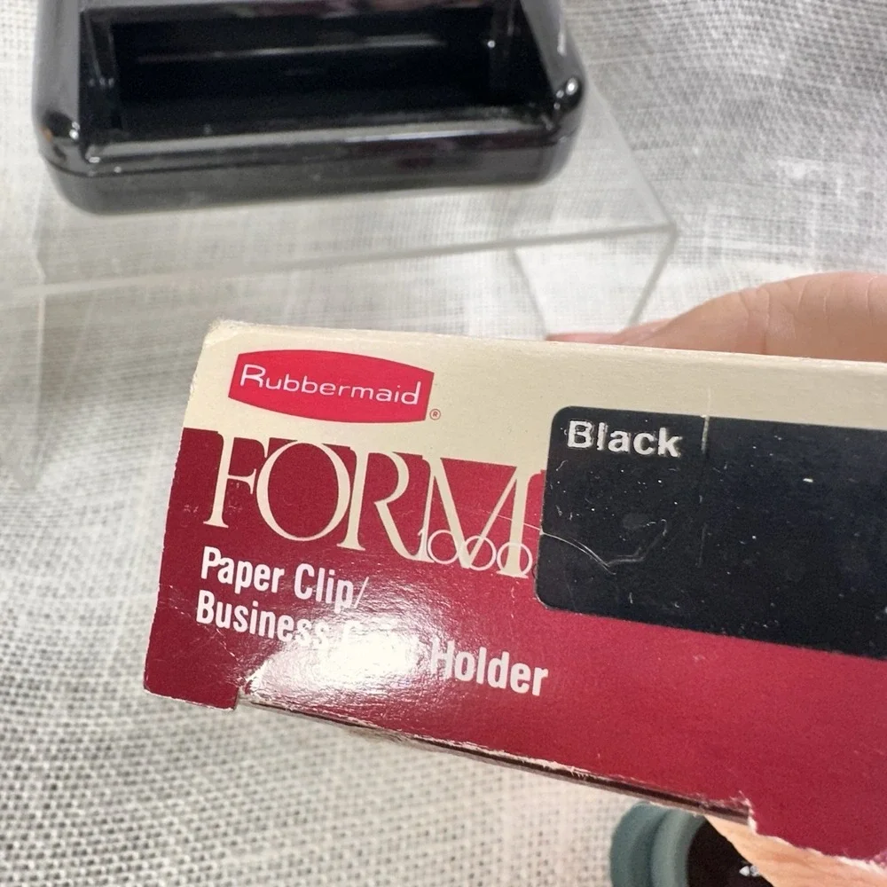 Rubbermaid FORM Clip Card Dispenser 2135 Black Desk Organizer‎ NOS New Box